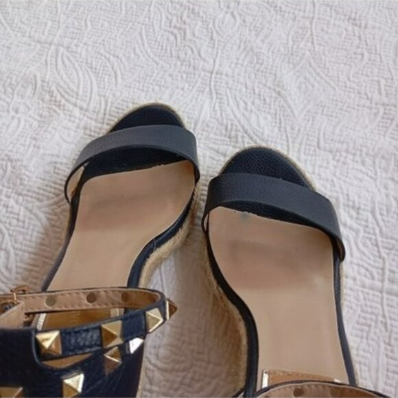 VICTORIA EDAMES Sandals Size 7 Kris Blue Leather Studded Wedge Ankle Strap - Picture 7 of 7